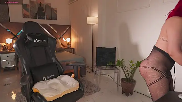 Snapshot of KateOwens chatting on 02/15/26, 11:30 KateOwens online show from 02/15/26, 11:30