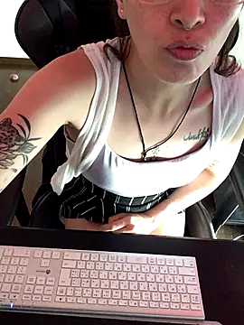 YumieCp online show from 10/09/25, 02:42