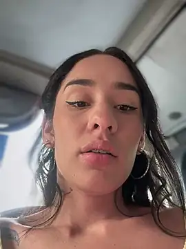 Snapshot of __IRIS__ chatting on 12/13/24, 06:05 IRIS online show from 12/13/24, 06:05