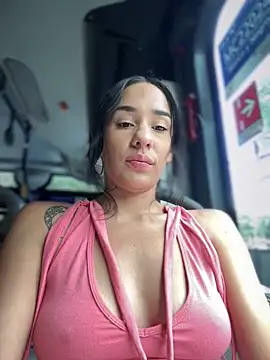 Snapshot of __IRIS__ chatting on 12/17/24, 07:26 IRIS online show from 12/17/24, 07:26