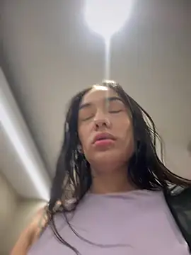 Snapshot of __IRIS__ chatting on 12/19/24, 05:50 IRIS online show from 12/19/24, 05:50