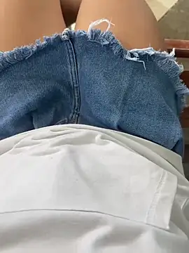 Snapshot of __IRIS__ chatting on 12/26/24, 07:38 IRIS online show from 12/26/24, 07:38