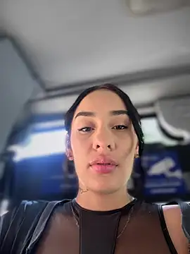 Snapshot of __IRIS__ chatting on 01/08/25, 04:11 IRIS online show from 01/08/25, 04:11