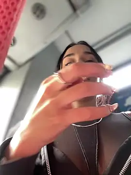 Snapshot of __IRIS__ chatting on 01/08/25, 10:16 IRIS online show from 01/08/25, 10:16