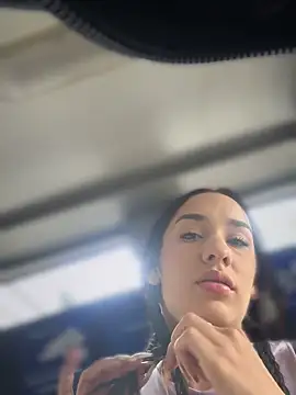 Snapshot of __IRIS__ chatting on 01/10/25, 03:37 IRIS online show from 01/10/25, 03:37