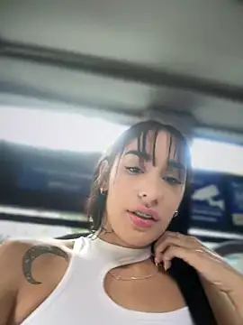 Snapshot of __IRIS__ chatting on 01/24/25, 08:32 IRIS online show from 01/24/25, 08:32