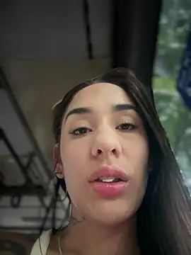 Snapshot of __IRIS__ chatting on 03/04/25, 09:00 IRIS online show from 03/04/25, 09:00