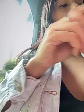 Snapshot of __IRIS__ chatting on 03/18/25, 01:20 IRIS online show from 03/18/25, 01:20