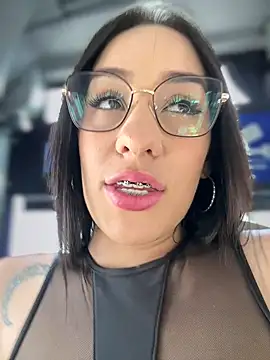 Snapshot of __IRIS__ chatting on 09/08/25, 02:49 IRIS online show from 09/08/25, 02:49