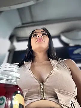 Snapshot of __IRIS__ chatting on 09/15/25, 02:06 IRIS online show from 09/15/25, 02:06