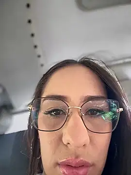 Snapshot of __IRIS__ chatting on 11/08/25, 03:45 IRIS online show from 11/08/25, 03:45