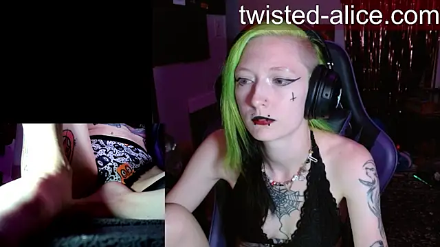 Snapshot of alicewonder09 chatting on 07/02/26, 03:23 alicewonder09 online show from 07/02/26, 03:23
