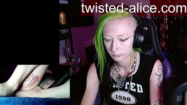 Snapshot of alicewonder09 chatting on 07/13/26, 03:20 alicewonder09 online show from 07/13/26, 03:20