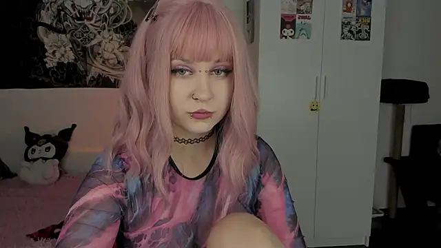 Snapshot of t0riayun0 chatting on 01/23/25, 10:22 t0riayun0 online show from 01/23/25, 10:22