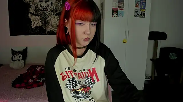 Snapshot of t0riayun0 chatting on 02/24/25, 01:24 t0riayun0 online show from 02/24/25, 01:24