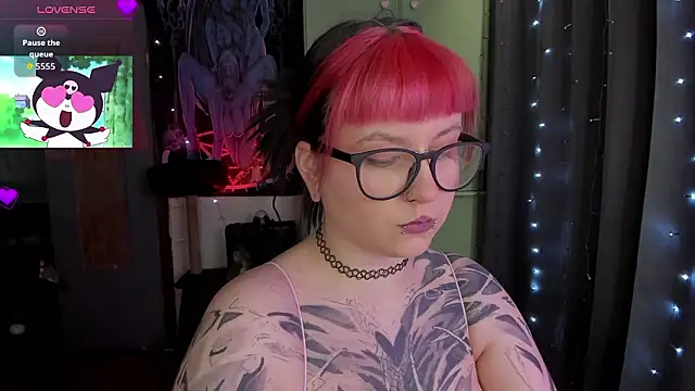t0riayun0 online show from 03/11/26, 11:00