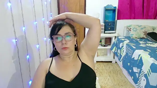 Snapshot of hottplay chatting on 09/14/25, 10:36 hottplay online show from 09/14/25, 10:36