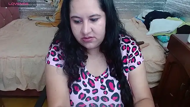 EMILY-NESSA online show from 04/08/26, 01:33