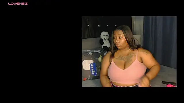 Snapshot of caramelbooty69 chatting on 11/13/25, 06:51 caramelbooty69 online show from 11/13/25, 06:51