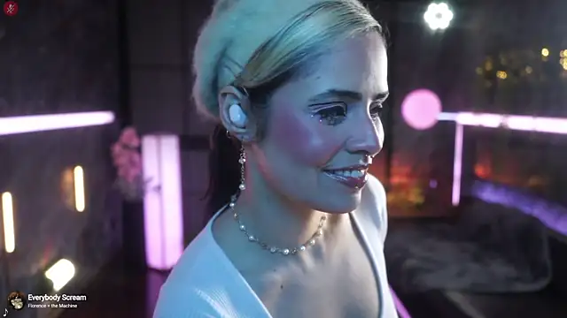 Snapshot of alessa_goreng chatting on 10/11/25, 08:02 alessa goreng online show from 10/11/25, 08:02