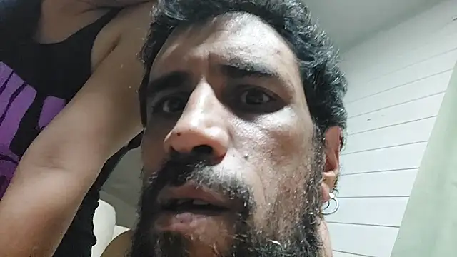 Hotcasados69 online show from 05/22/26, 04:30
