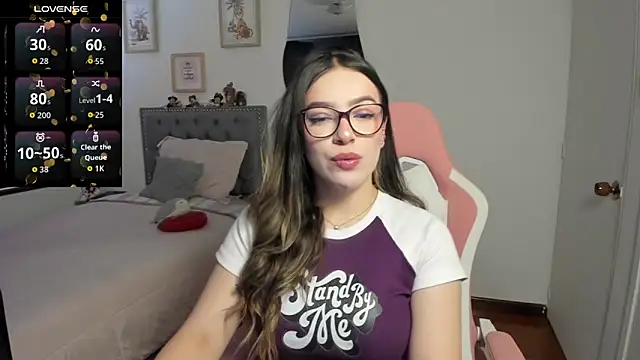 Snapshot of samysweet_8 chatting on 11/24/25, 01:33 samysweet 8 online show from 11/24/25, 01:33