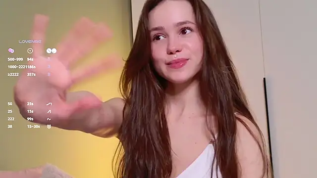 Snapshot of Rinas_secret chatting on 03/10/25, 01:32 Rinas secret online show from 03/10/25, 01:32