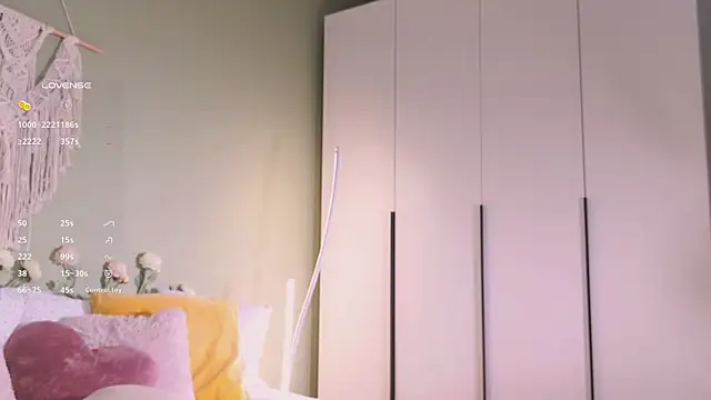 Snapshot of Rinas_secret chatting on 10/04/25, 10:24 Rinas secret online show from 10/04/25, 10:24