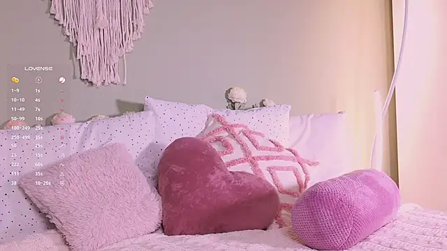 Snapshot of Rinas_secret chatting on 10/15/25, 07:19 Rinas secret online show from 10/15/25, 07:19