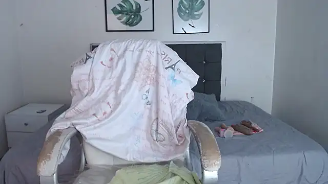 selena yourmilf online show from 02/05/26, 05:17