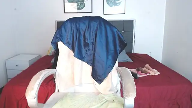 selena yourmilf online show from 05/25/26, 05:41