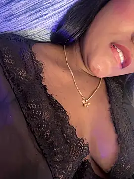 Snapshot of Sara_Boom chatting on 01/14/25, 10:48 Sara Boom online show from 01/14/25, 10:48