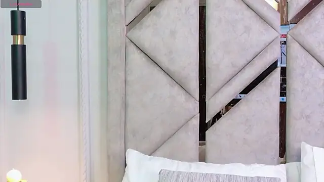 Snapshot of Sara_Boom chatting on 10/22/25, 12:38 Sara Boom online show from 10/22/25, 12:38