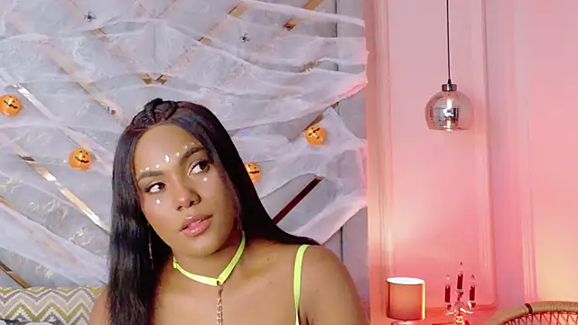 Snapshot of Sara_Boom chatting on 10/30/25, 02:29 Sara Boom online show from 10/30/25, 02:29