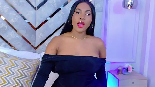 Snapshot of Sara_Boom chatting on 11/14/25, 01:10 Sara Boom online show from 11/14/25, 01:10