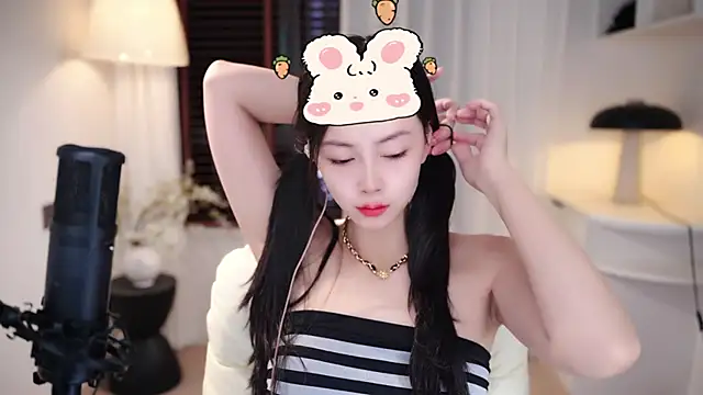 Ocean--Lili online show from 10/11/25, 02:15