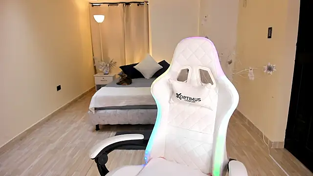 Snapshot of carleee_winter chatting on 12/14/24, 10:50 carleee winter online show from 12/14/24, 10:50