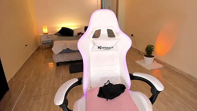 Snapshot of carleee_winter chatting on 01/12/25, 04:31 carleee winter online show from 01/12/25, 04:31