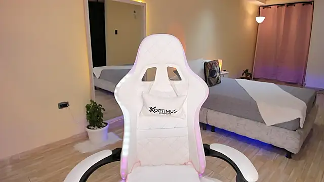 Snapshot of carleee_winter chatting on 09/24/25, 12:25 carleee winter online show from 09/24/25, 12:25