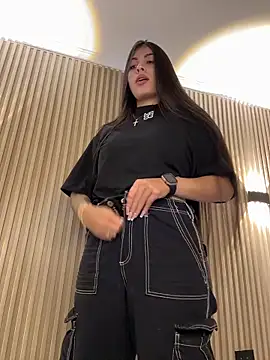 Sarasanders 4 online show from 11/22/25, 04:33