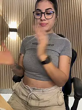 Sarasanders 4 online show from 11/28/25, 04:37