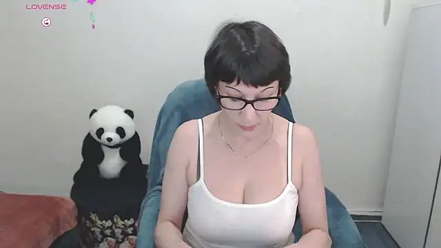 Ammillia online show from 02/23/25, 09:26