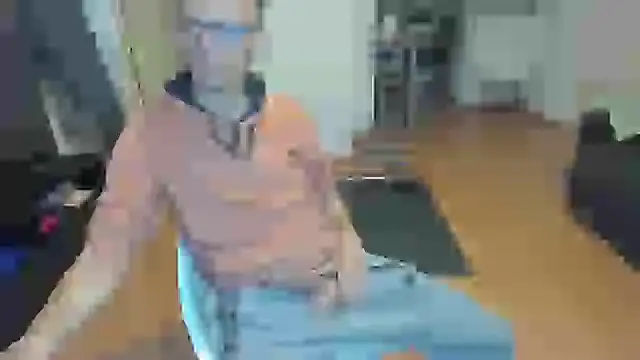 guachin hunk online show from 09/16/25, 04:02