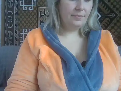 Snapshot of Diana_Britt chatting on 02/16/26, 08:10 Diana Britt online show from 02/16/26, 08:10