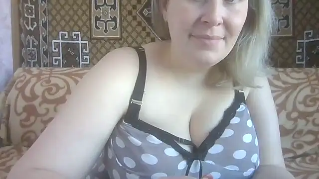 Snapshot of Diana_Britt chatting on 03/10/26, 06:40 Diana Britt online show from 03/10/26, 06:40