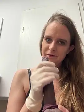 LadyChantale online show from 04/29/26, 05:22