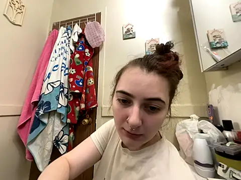 Snowbunnycake 131 online show from 11/30/25, 03:05