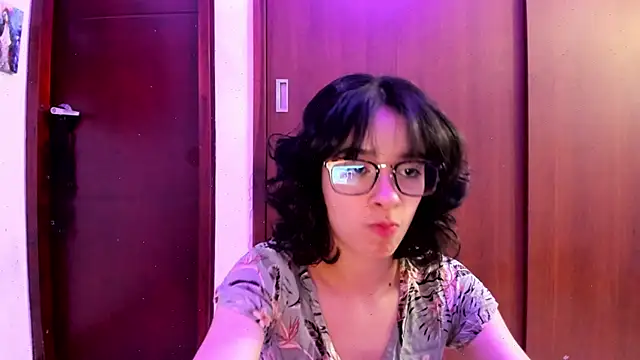  Lunnaa  online show from 02/10/25, 12:41