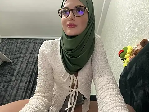 GumusGuray online show from 02/02/25, 02:38