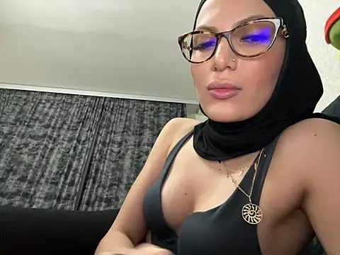 GumusGuray online show from 03/14/25, 12:54